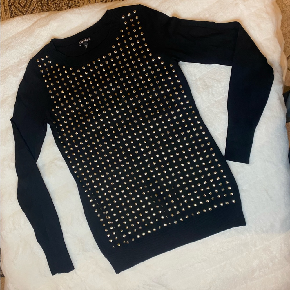 Express long sleeve sweater. Size medium. In great condition